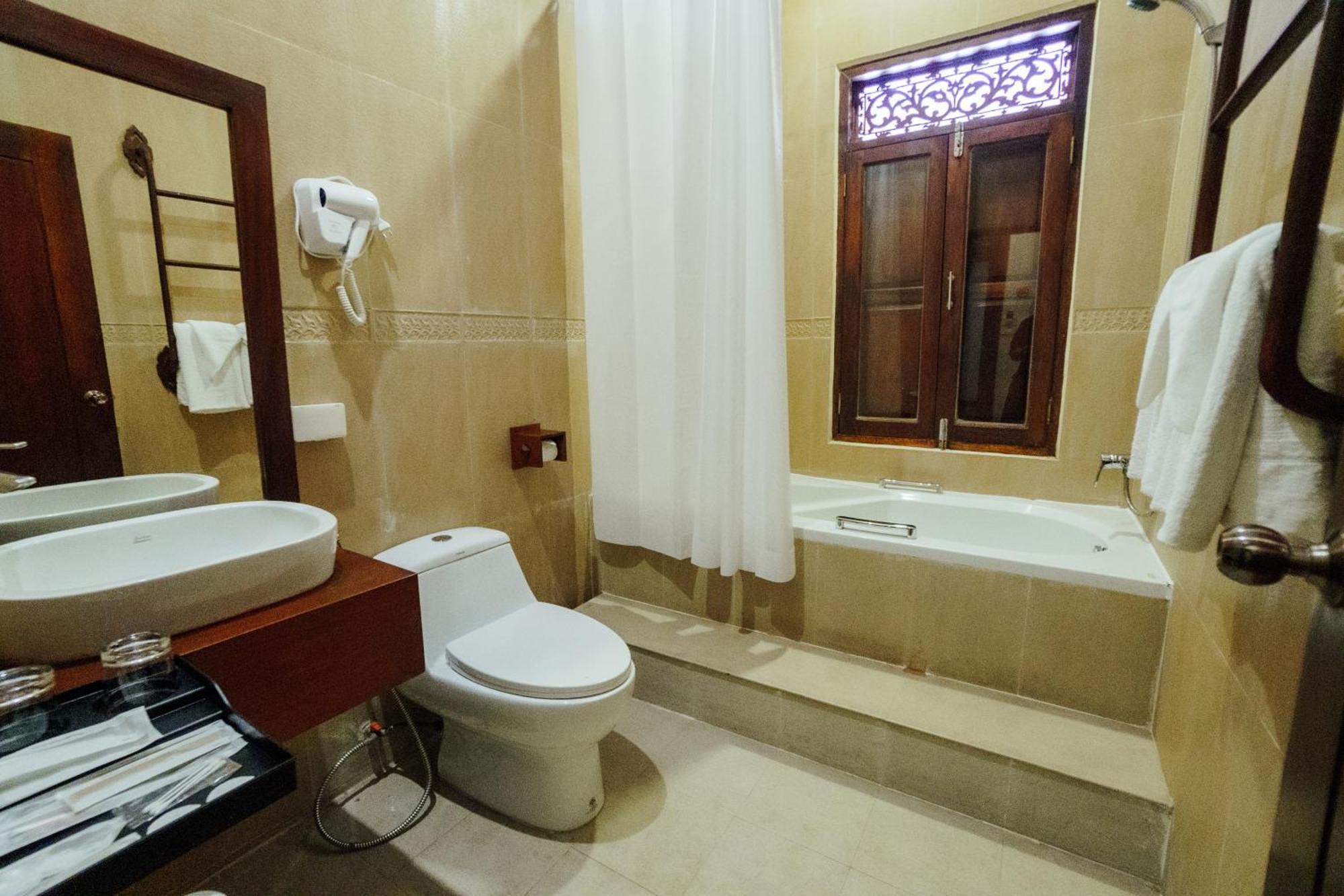 Lux Hotel Luang Prabang Bagian luar foto
