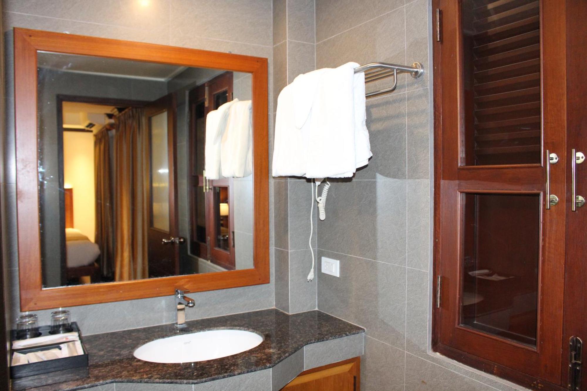 Lux Hotel Luang Prabang Bagian luar foto